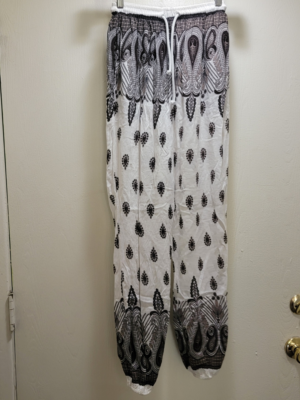 Women’s White & Black Printed Harem Drawstring Pants